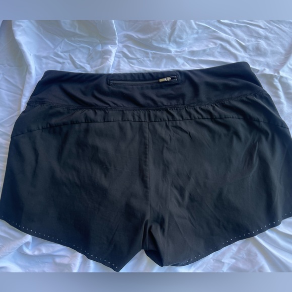 Cute black Athleta shorts 🖤 - Picture 3 of 4